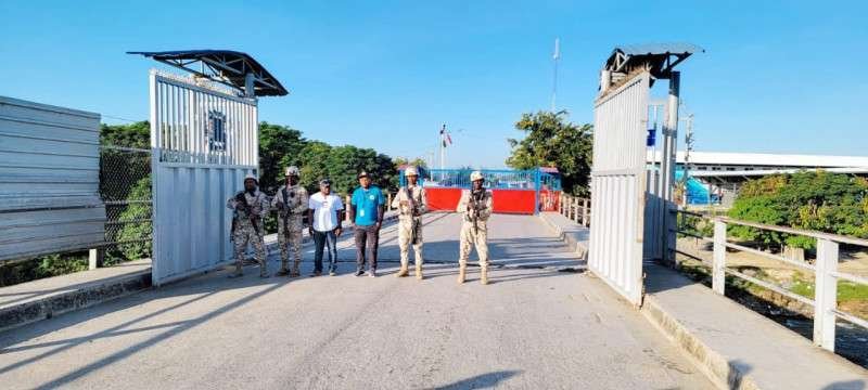 Haití cierra frontera tras cruzar mercancías; condiciona apertura total a cese de medidas dominicanas
