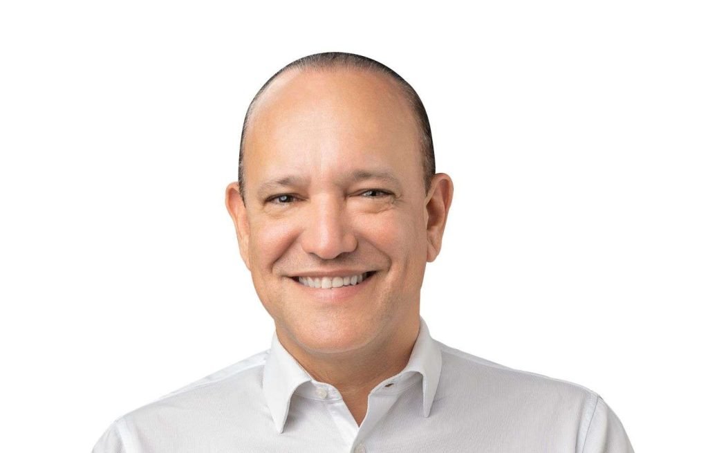 Ulises Rodríguez lanza propuesta: Santiago Inteligente