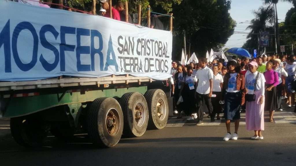 Comunidad evangélica marcha en San Cristóbal por la paz y los valores