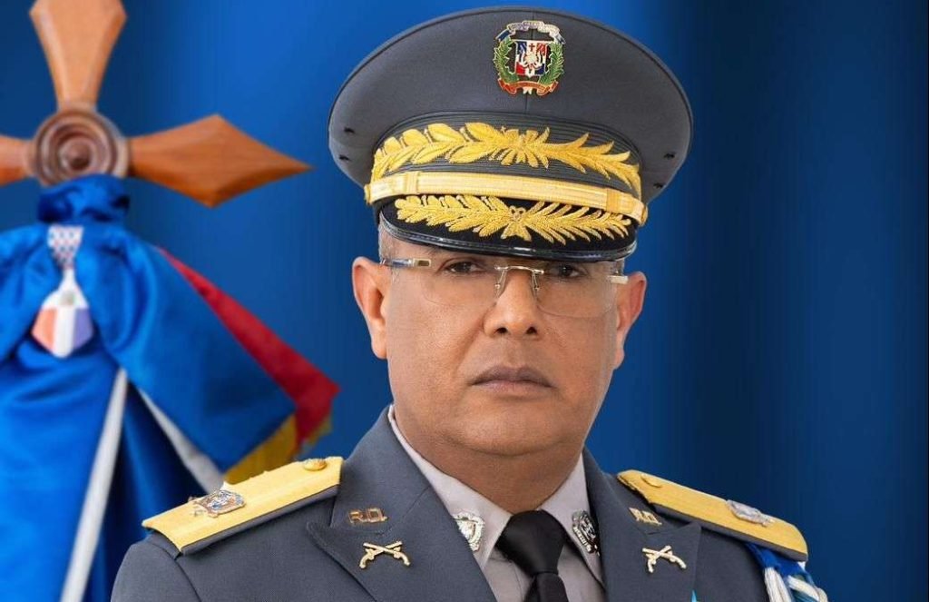 Presidente Abinader nombra nuevo director de la Policía Nacional