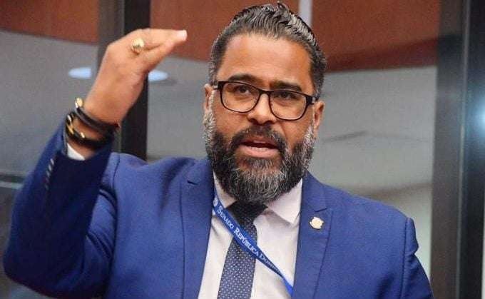Franklin Rodríguez eleva propuesta beneficiaría empleados públicos con un sueldo 14 cada año