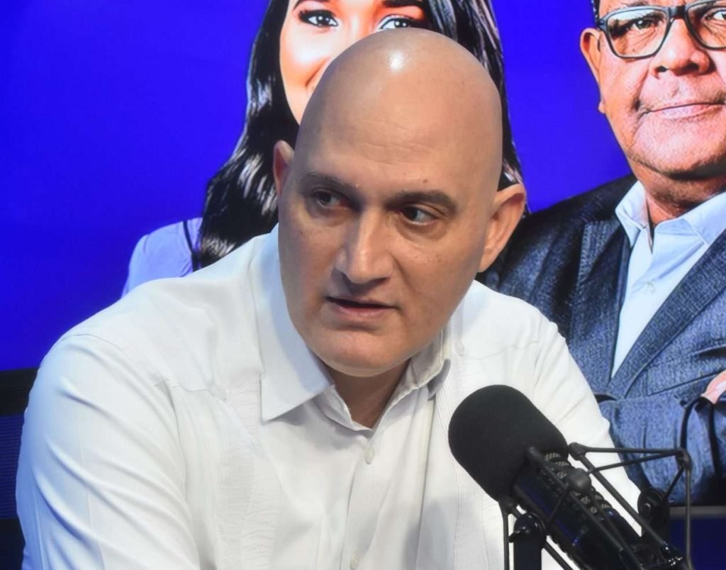 MINISTRO ECONOMÍA PIDE EQUIDAD CON LA REFORMA FISCAL