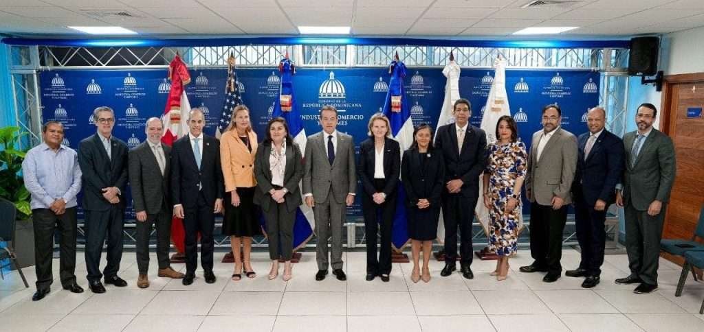Administradora USAID donará US$1.4 millones para nearshoring en RD