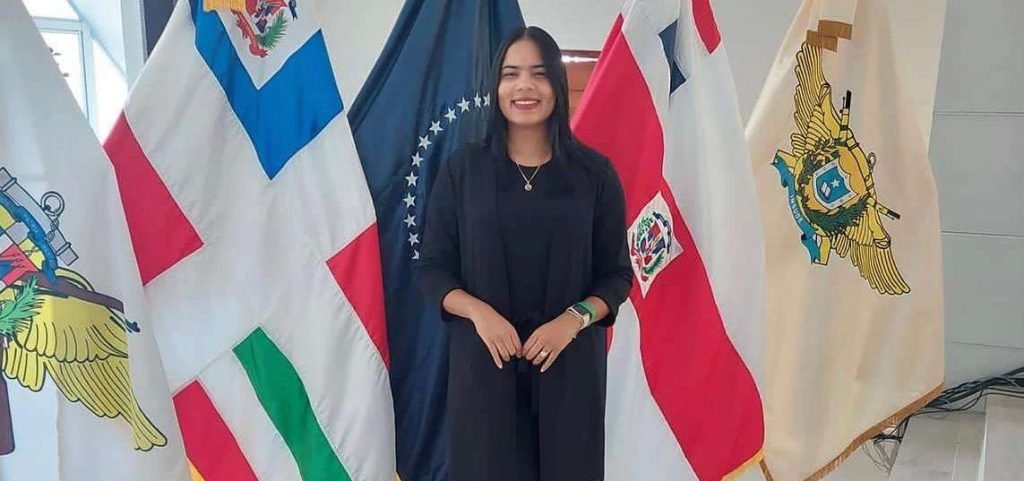 Periodista Ruth Esther Encarnación lanza candidatura por los Alcarrizos