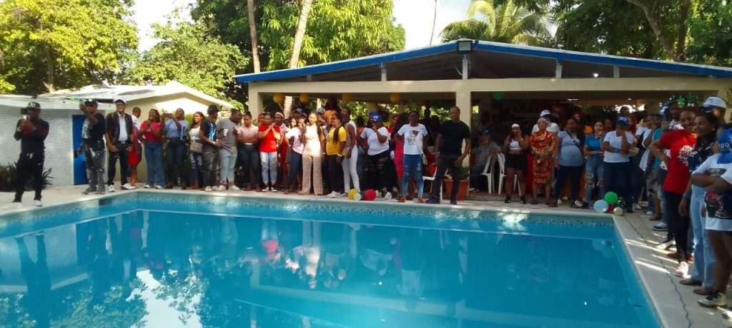 Felito Rodríguez comparte cena navideña con dirigentes de Santo Domingo Este