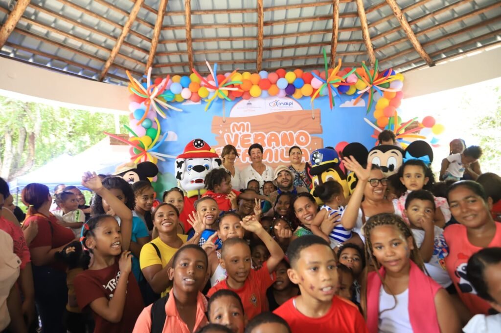 Por tercer año seguido, cientos de familias y el INAIPI celebran Mi Verano en Familia Santo Domingo
