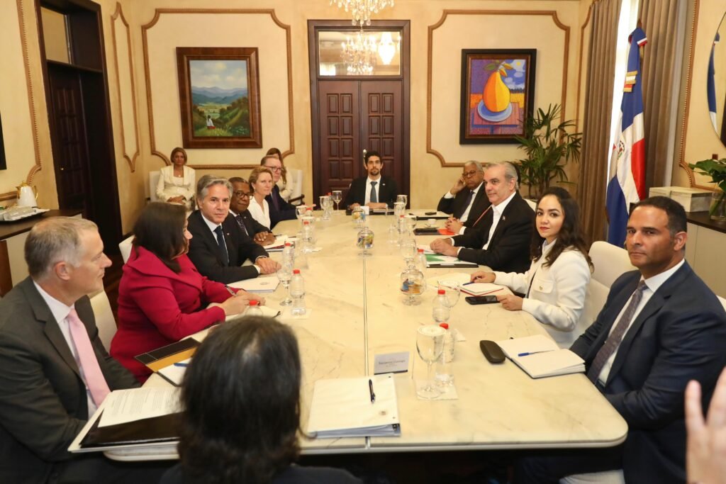 Presidente Abinader trata tema de Haití con secretario de Estados de EE.UU