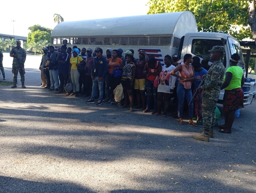 G-2 detiene 202 haitianos indocumentados en el sur