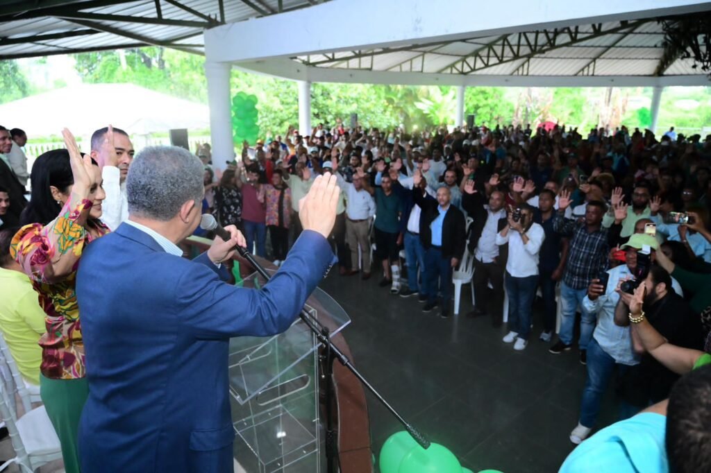 Leonel critica gobierno del PRM