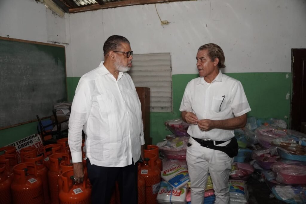 Desarrollo de la Comunidad interviene Capotillo con jornada asistencial