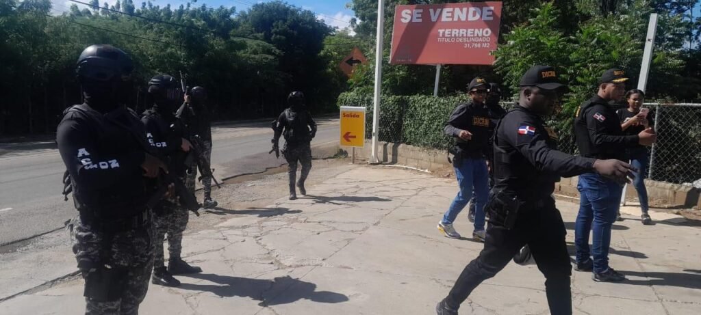 Se entregan barahoneros implicados en muerte de oficial de la Policía