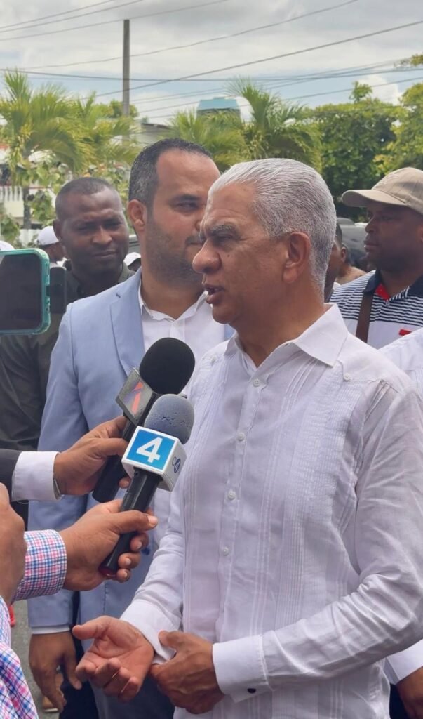 Presidente del Senado llama a sensatez ante conflicto entre comunidades Sánchez Ramírez y Barrick gold