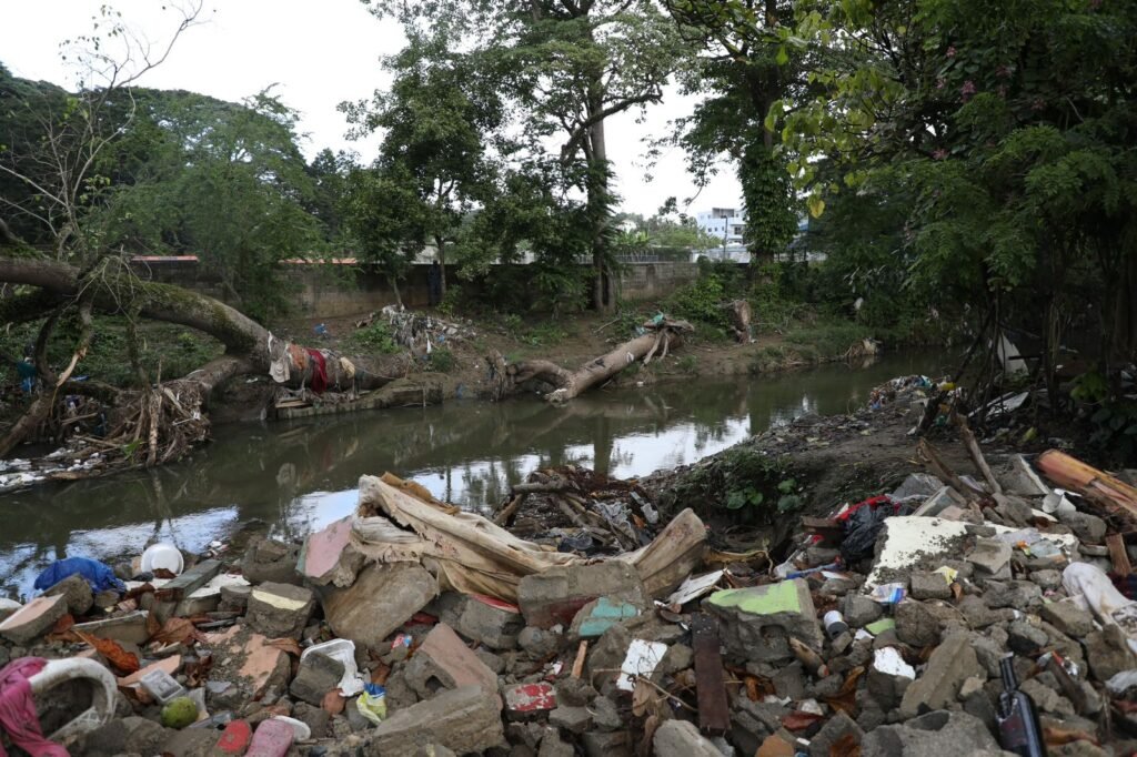 Presidente Abinader supervisa alrededores del Río Jaya donde se construirá un parque central