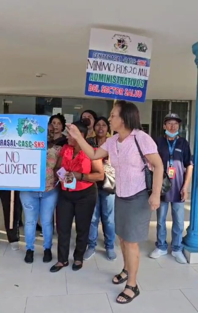 Gremios del sector salud paralizan labores en varios hospitales en demandan de aumento salarial