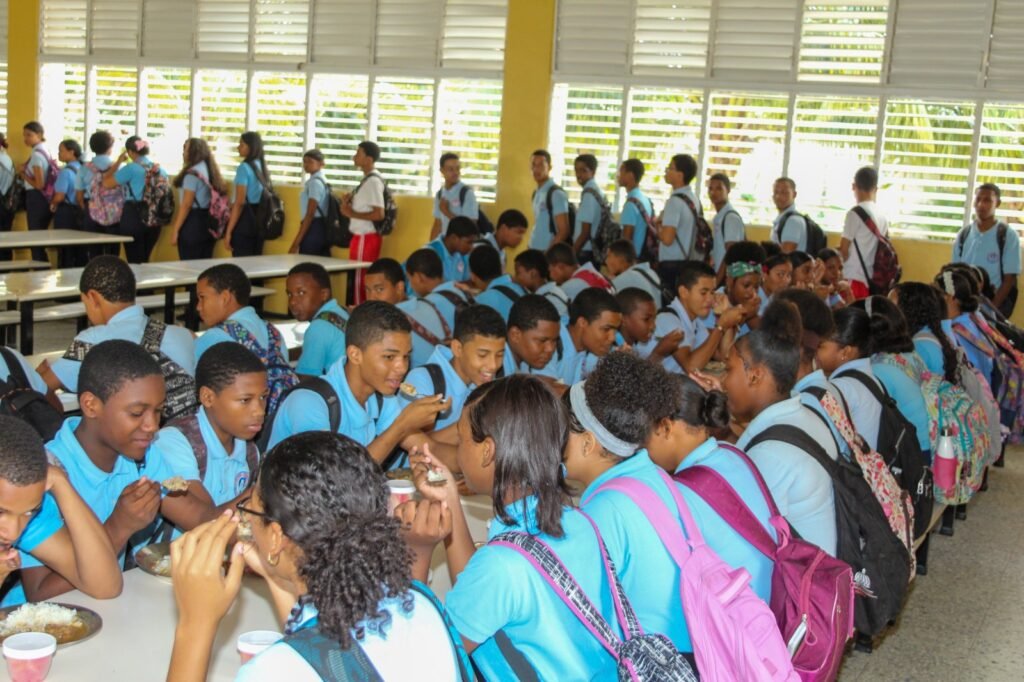 Iniciativa por Educación de Calidad destaca importancia de programas del INABIE
