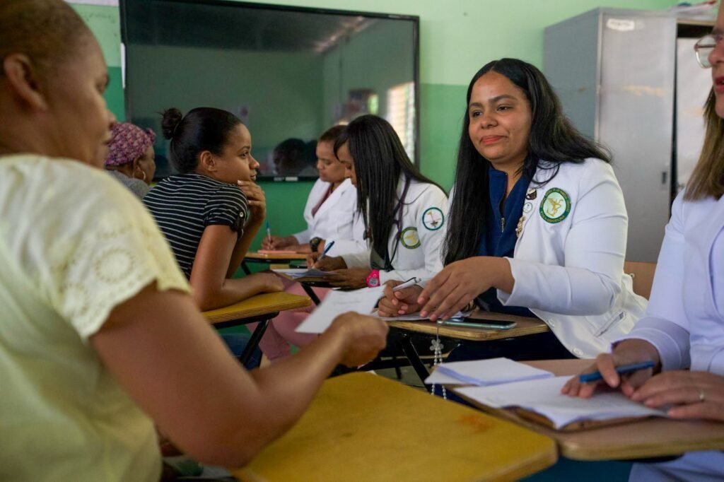 Ministerio de Defensa realiza amplio operativo médico y acción cívica en Barahona