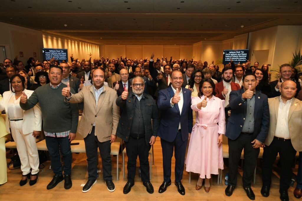 Deligne exhorta en España a fortalecer identidad y principios del PRM