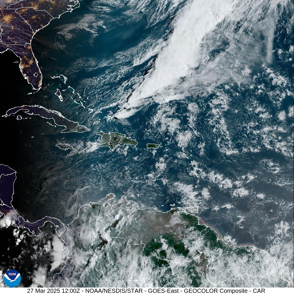 Viento del este y vaguada en altura provocarán aguaceros