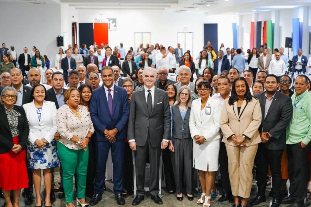 Ministro De Camps insta a directores regionales y distritales a fortalecer la gestión educativa