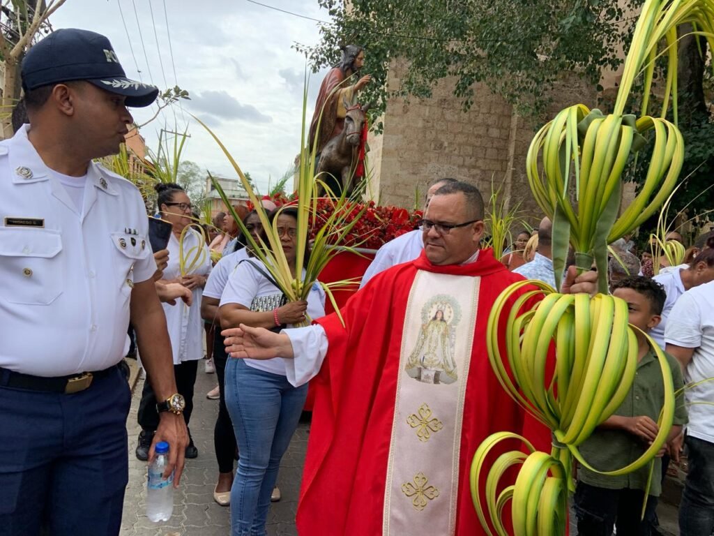 Padre pide recogimiento en Semana Santa por víctimas del Jet Set
