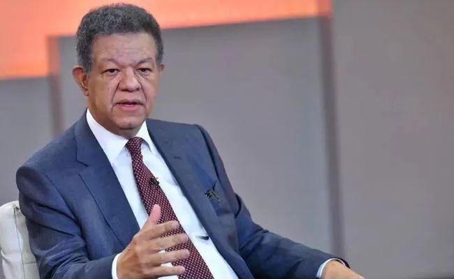Leonel Fernández reflexiona sobre la fragilidad humana tras la tragedia del Jet Set