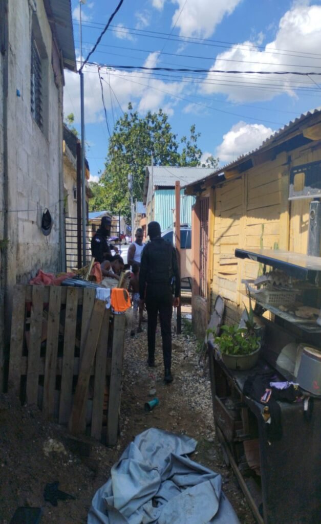 Policía Nacional apresa varias personas en Pantoja y Pedro Brand
