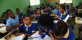 Estudiantes de vacaciones por Semana Mayor