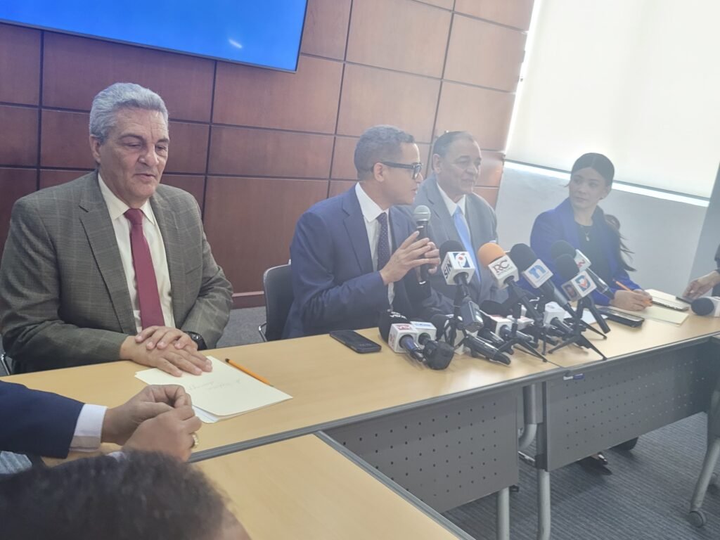 AUMENTAN SALARIO AL SECTOR TURÍSTICO