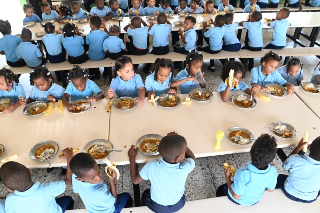 Afirman alimentación escolar representa hasta el 10 % de ingresos mensuales de familias