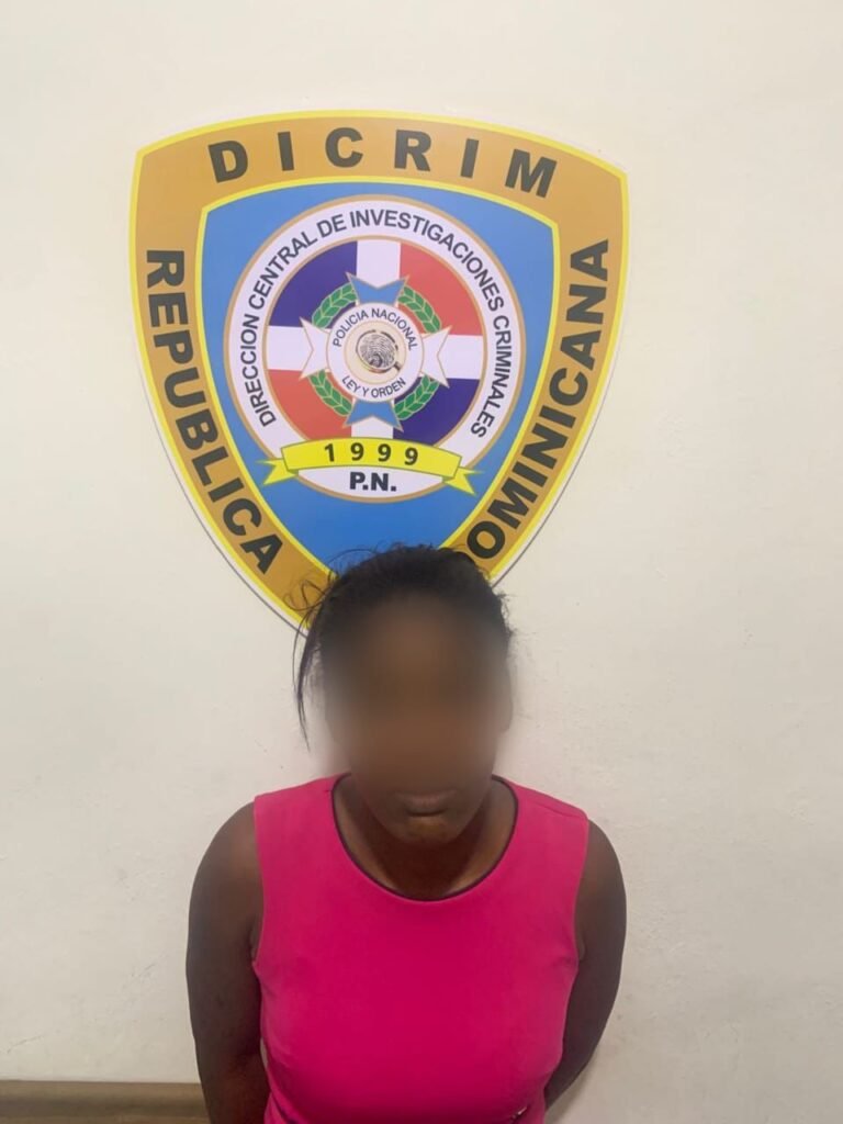 Policía investiga mujer que le quitó la vida a su hijo de dos años