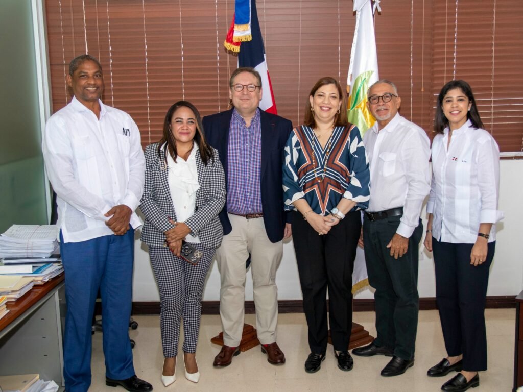 EJECUTIVOS DE EMPRESAS BELGAS SALUDAN SISTEMA DEL MERCA SD