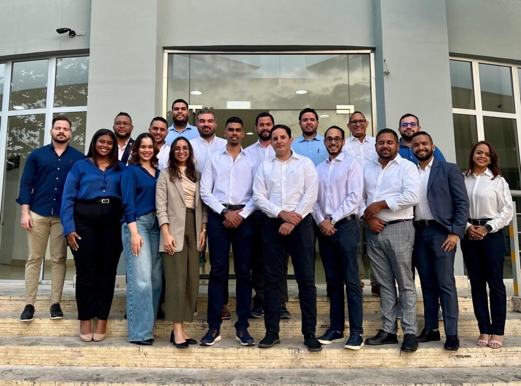 Firman acuerdo para beneficiar jóvenes emprendedores del Cibao