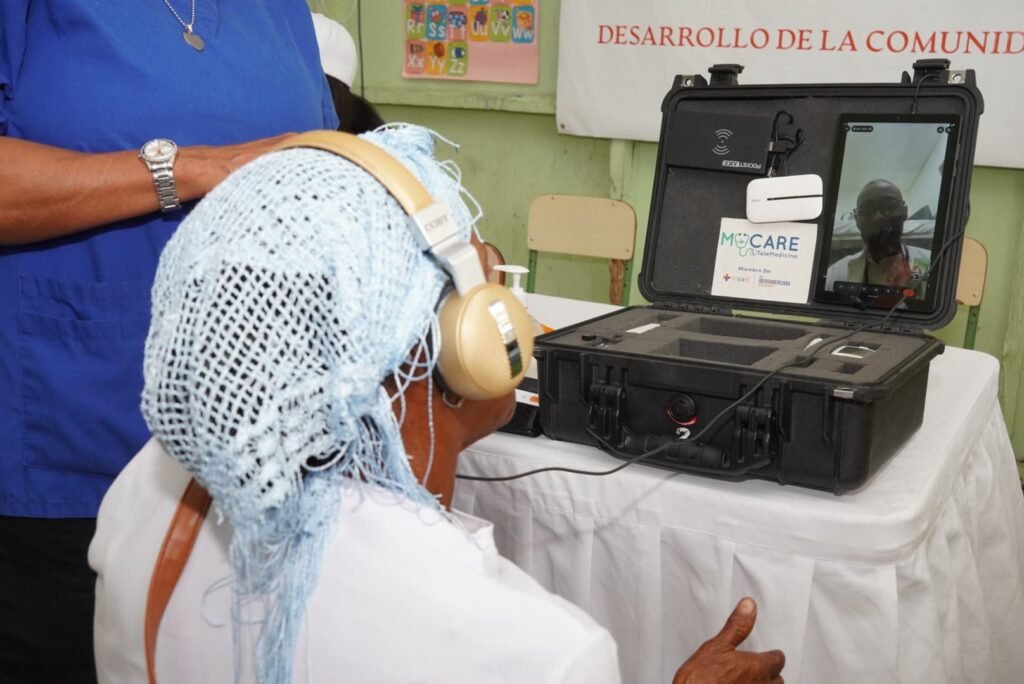 Desarrollo de la Comunidad lleva jornada asistencial con telemedicina al municipio Comendador