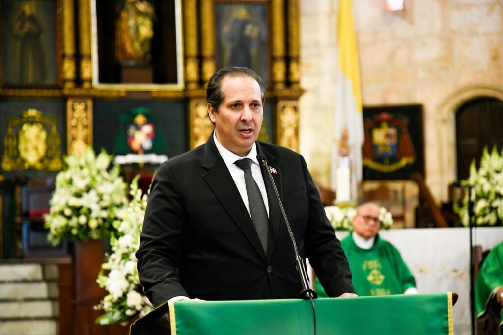 Víctor Atallah: “Hoy reafirmamos el compromiso de fortalecer un sistema de salud centrado en las personas”