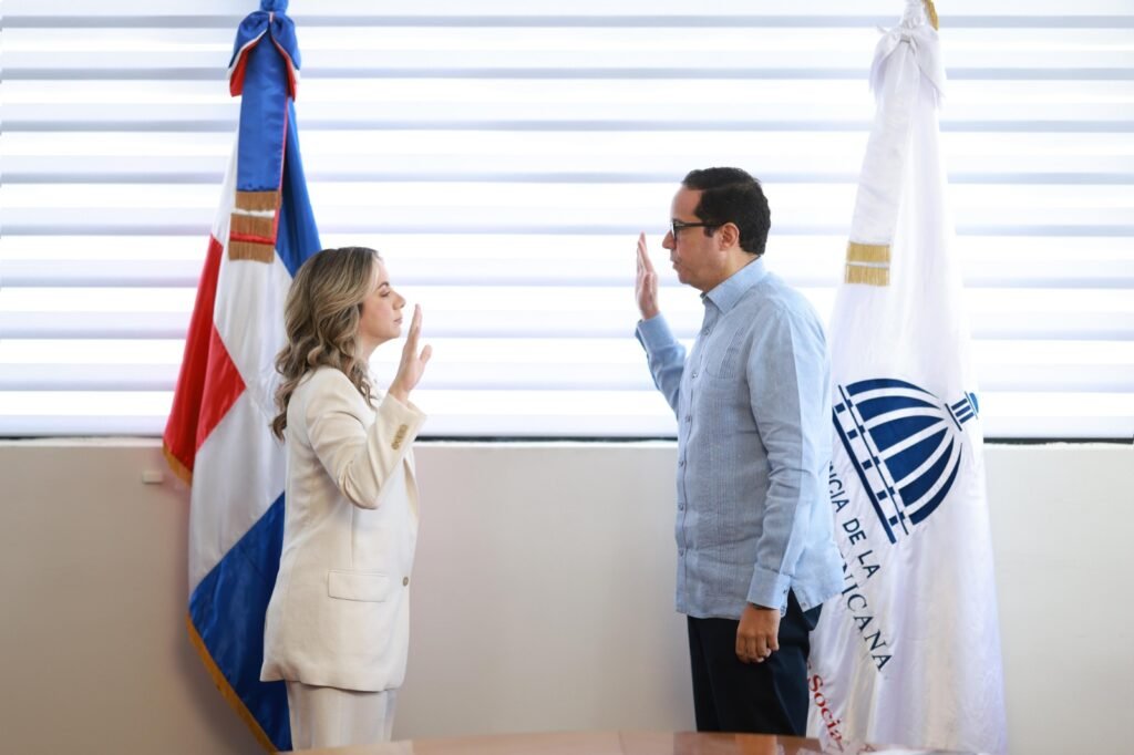 Gloria Reyes es juramentada como directora de la nueva Dirección de Desarrollo Social Supérate