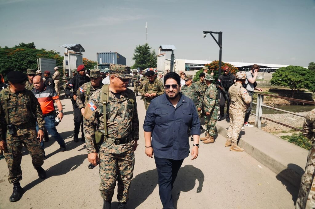 Ministro de Defensa de RD y Subsecretario de Defensa de EE.UU. recorren frontera domínico-haitiana