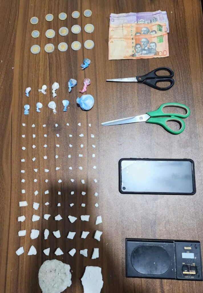 Arrestado hombre por posesión de 123 gramos de drogas en Vicente Noble, Barahona