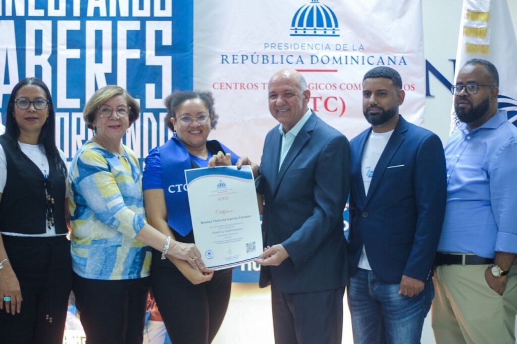 CTC certifica 140 jóvenes en Salcedo durante Tecno Feria “Aprende y Emprende”