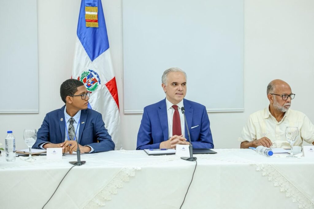 Ministro de Educación impulsa unidad nacional por la calidad educativa