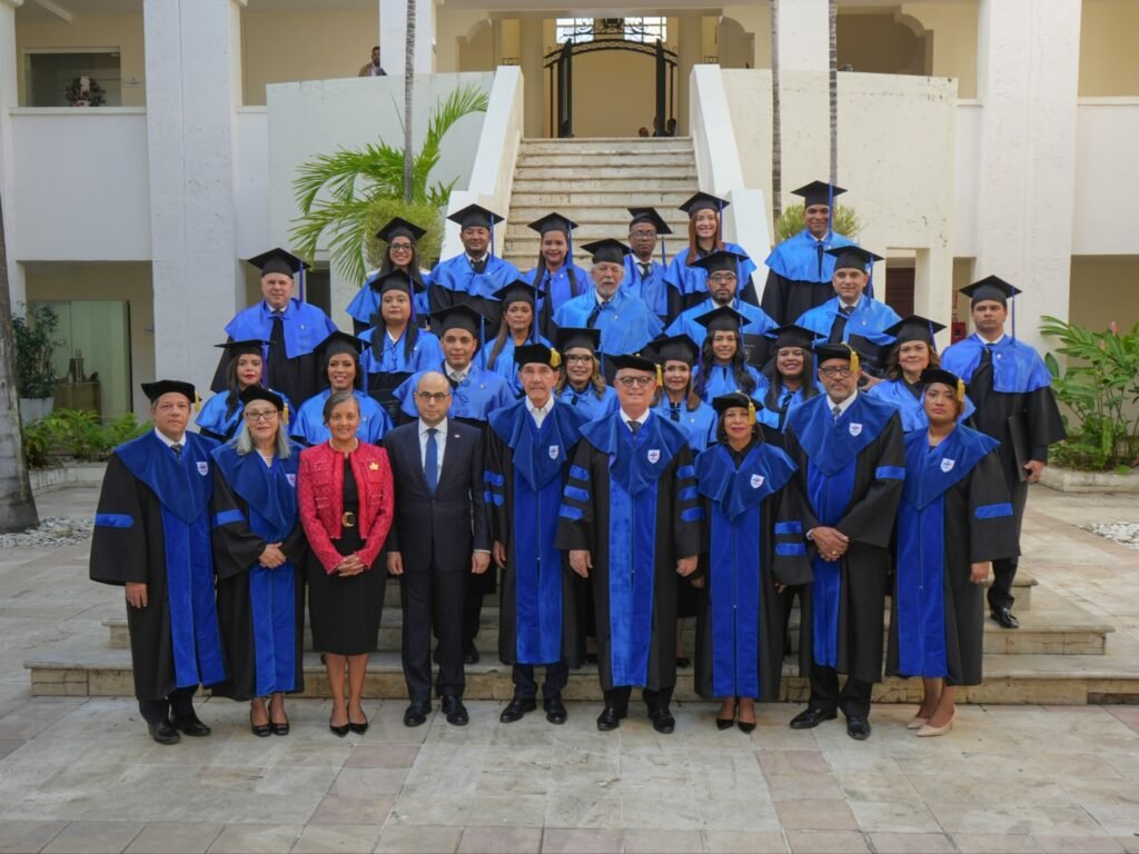 MIREX e INESDYC gradúan nuevos profesionales en maestría Diplomacia y Servicio Consular y Especialidad en Diplomacia Comercial