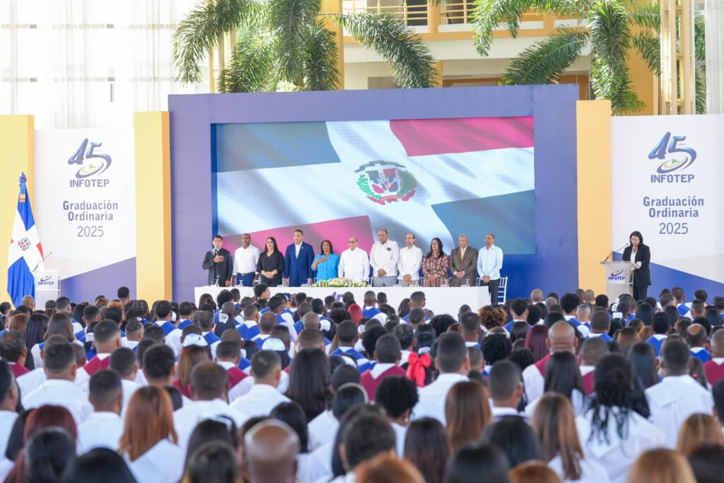 INFOTEP gradúa 1,416 nuevos técnicos, docentes y especialistas en la Región Sur