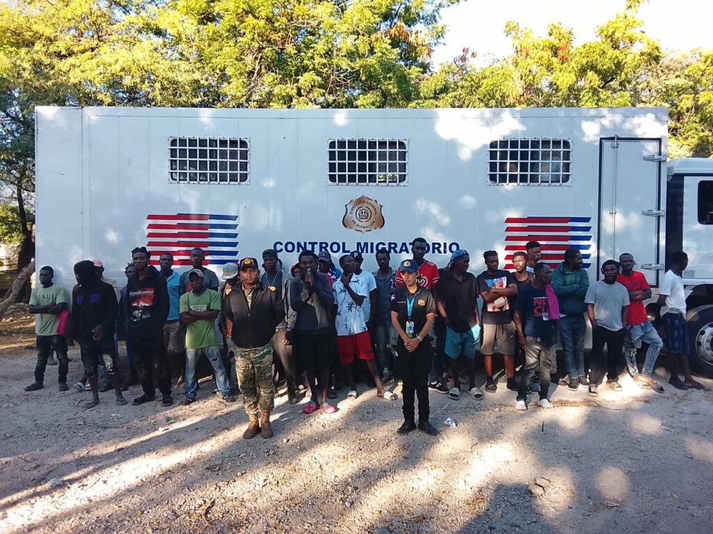 Ejército detiene 88 haitianos en condición migratoria irregular durante patrulla en Jimaní