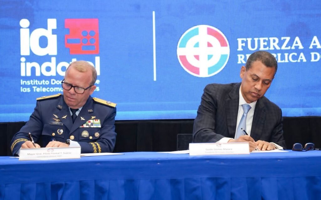 Indotel y la FARD firman acuerdo para impulsar infraestructura tecnológica en Base Aérea de San Isidro