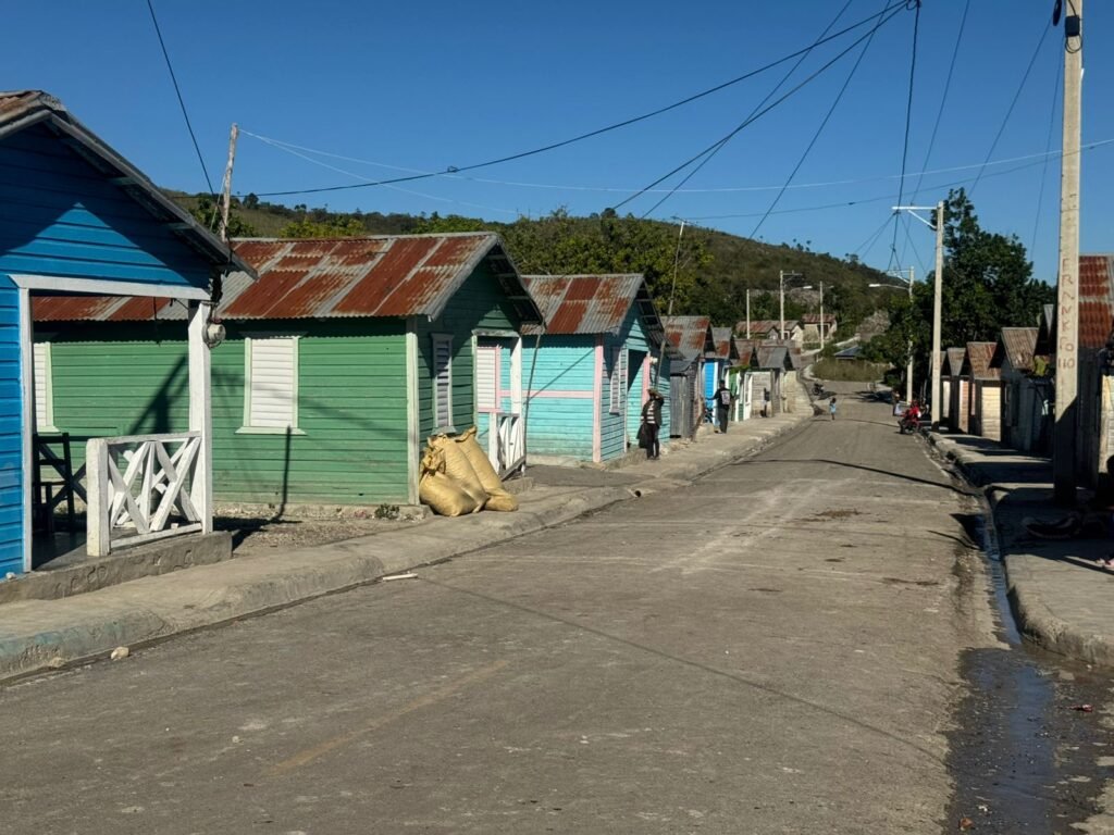 Desarrollo de la Comunidad beneficia a decenas de familias en San Juan con remozamiento de viviendas