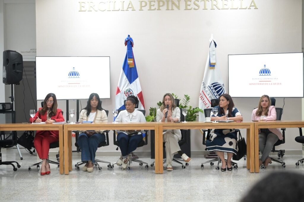 Ministerio de la Mujer fortalece diálogo con la sociedad civil