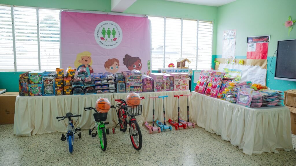 Policía Nacional realiza operativo médico y social en la comunidad El Kilombo, Sabana Grande de Boyá