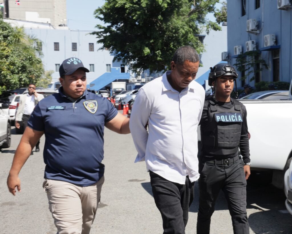 Policía Nacional detiene a 83 personas en operativos realizados en varias provincias del país