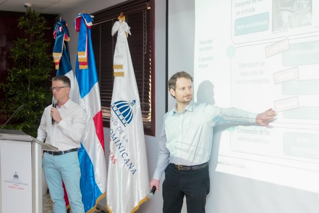 Gobierno dominicano y Francia impulsan seminario para promover un sistema eléctrico más sostenible