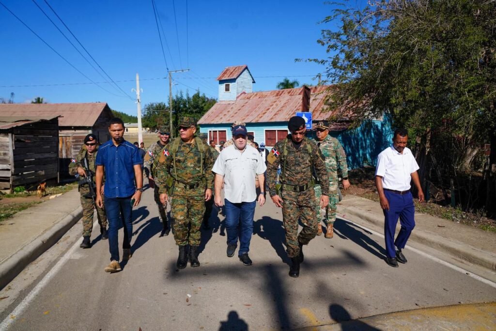 Ministros de la Presidencia y de Defensa realizan recorrido fronterizo en la zona norte para fortalecer seguridad
