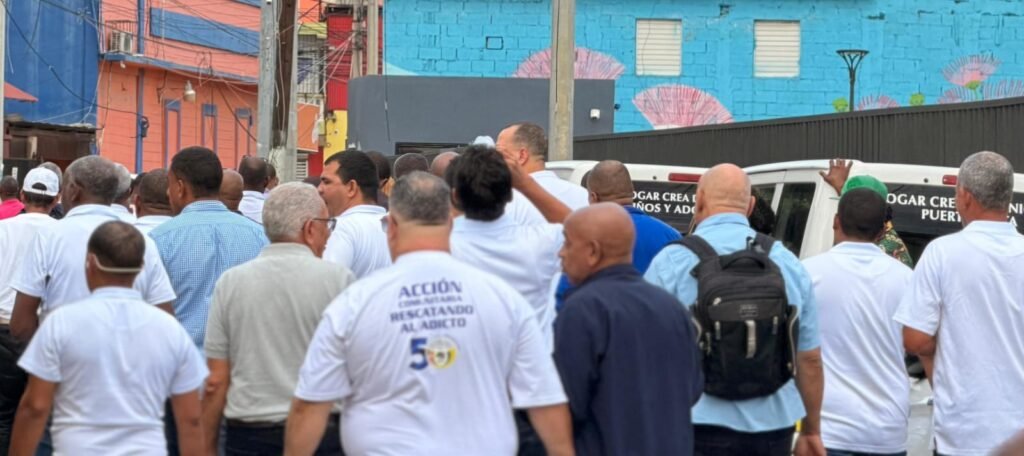 Hogar Crea rescata en Santiago 19 personas en condición de calle
